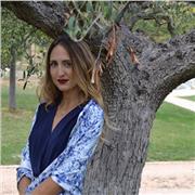 Insegnante di cinese, inglese e italiano offre ripetizioni private e aiuto compiti a studenti che desiderano fare potenziamento delle sopra citate lingue. In possesso di certificazioni linguistiche di livello avanzato (HSK livello 4) e esperienza nel camp